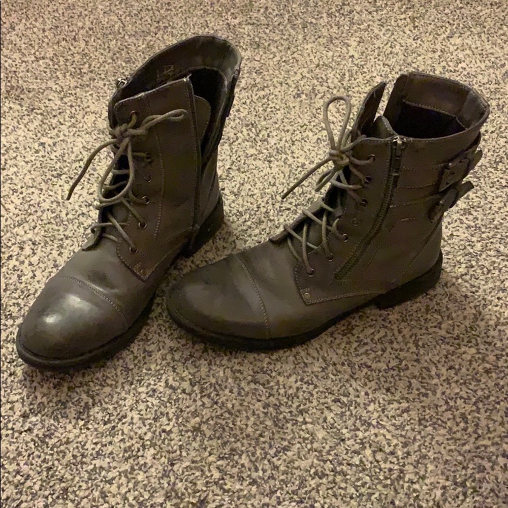 Combat boots